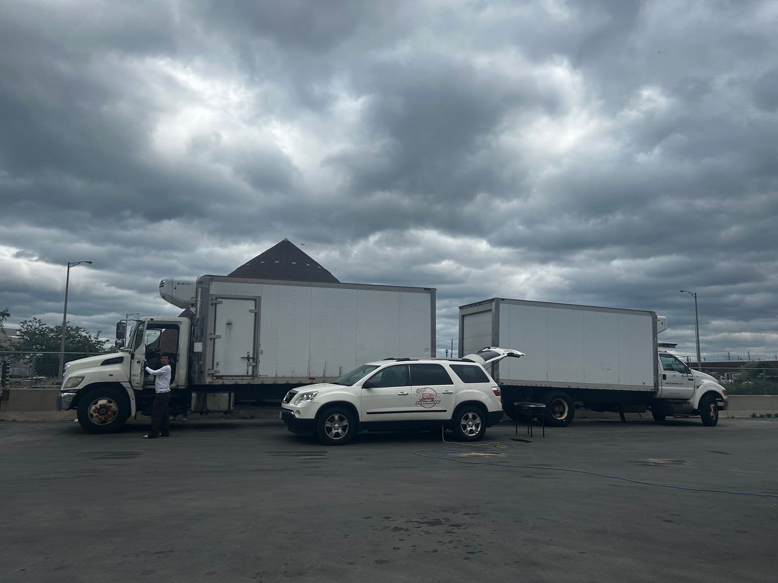 Fleet truck detailing service in Toronto